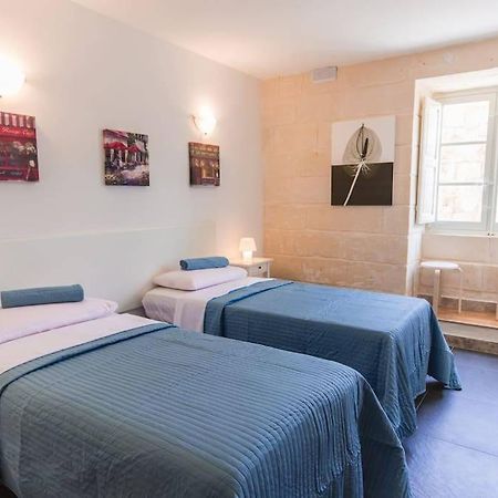 Central Valletta House Флориана Экстерьер фото