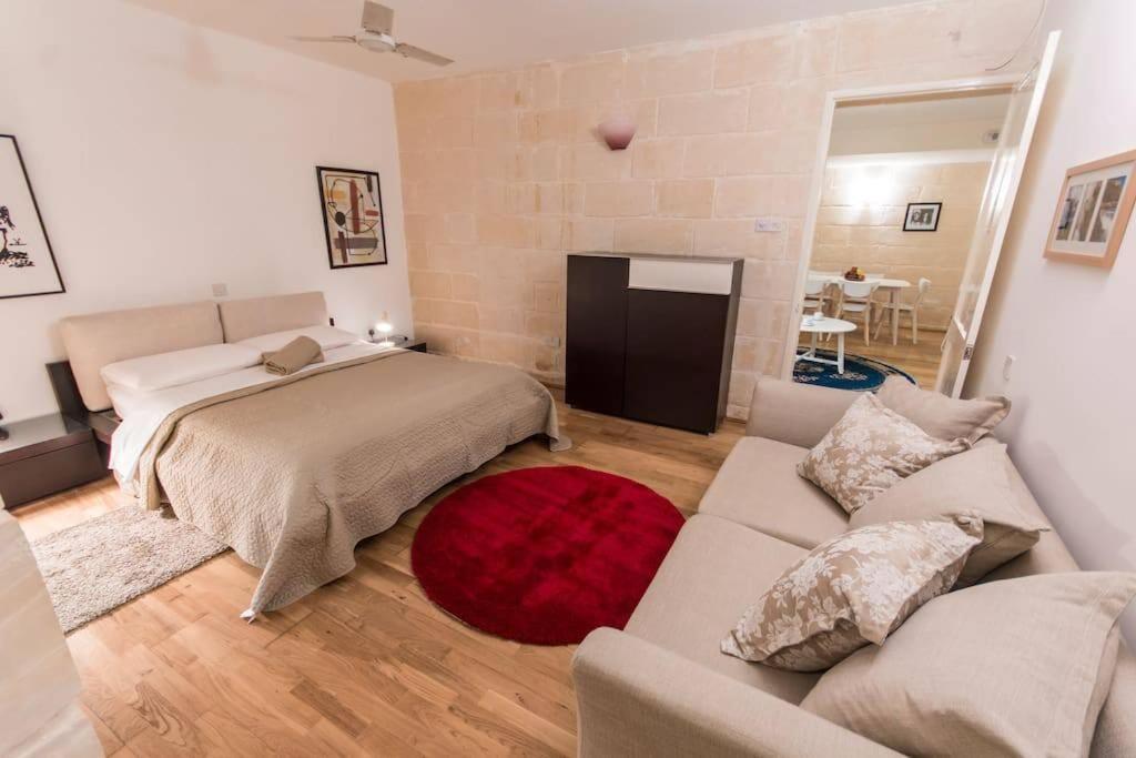 Central Valletta House Флориана Экстерьер фото