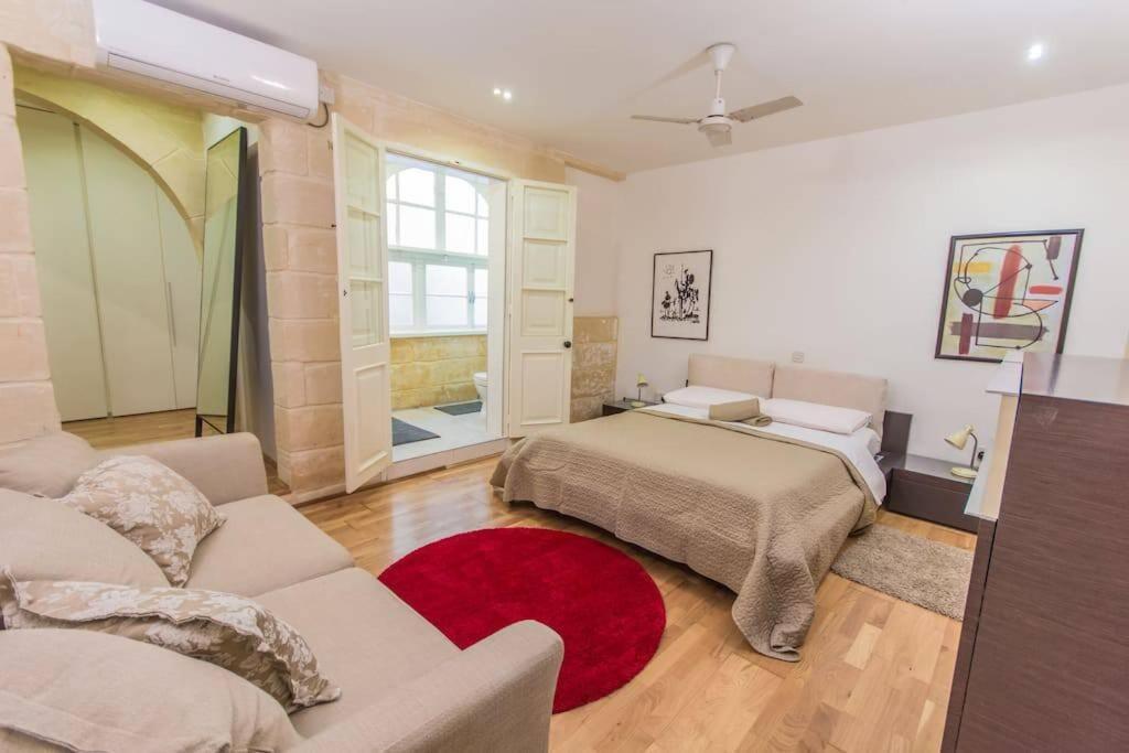 Central Valletta House Флориана Экстерьер фото